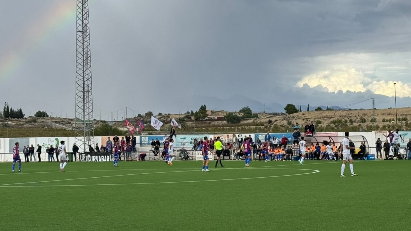 El Yeclano vence por la mínima al Puente Genil (1-0)