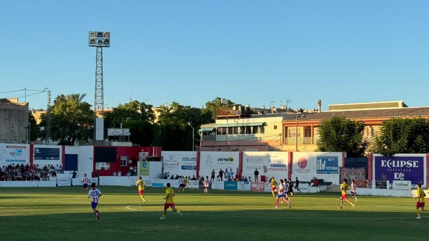 El Olímpico de Totana noquea al Molinense