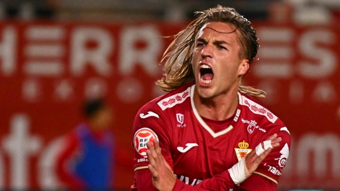 Colunga saca al Real Murcia del descenso (3-2)