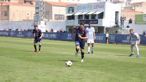 El Yeclano sigue imparable y hunde al Recreativo de Huelva (2-1)