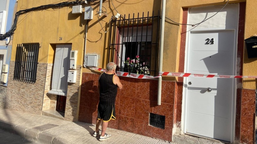 Dos heridos tras derrumbarse de madrugada una vivienda en el barrio de San Antón en Cartagena