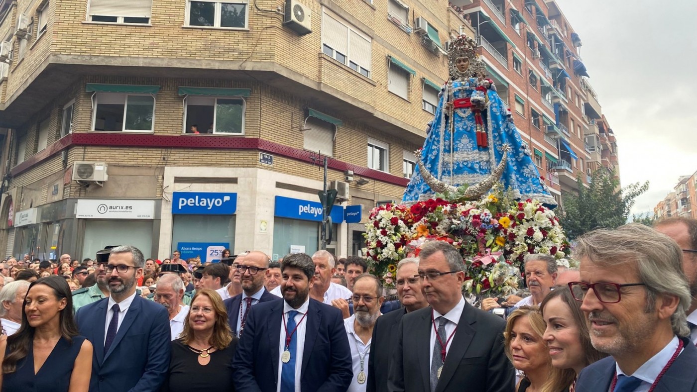 Las autoridades políticas acompañan a la Virgen de la Fuensanta en su Romería al Santuario