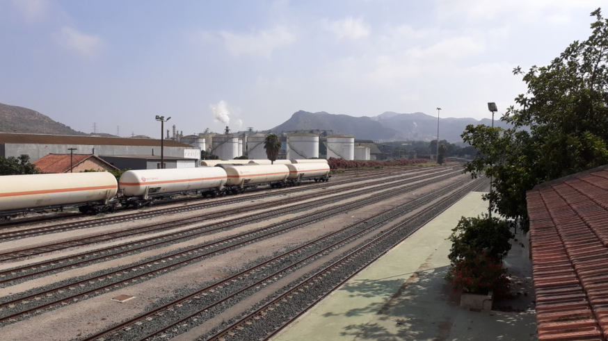 La dársena de Escombreras en Cartagena se conectará con la red ferroviaria