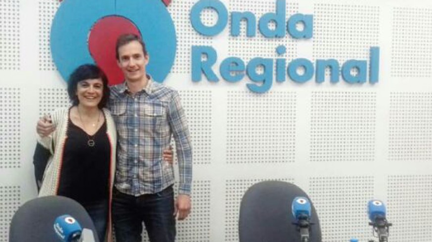 VIVA LA RADIO. Talento emprendedor. ZRIDA von Schmuck, joyería artística contemporánea y NADARBIEN.com, plataforma Web para aprender a nadar