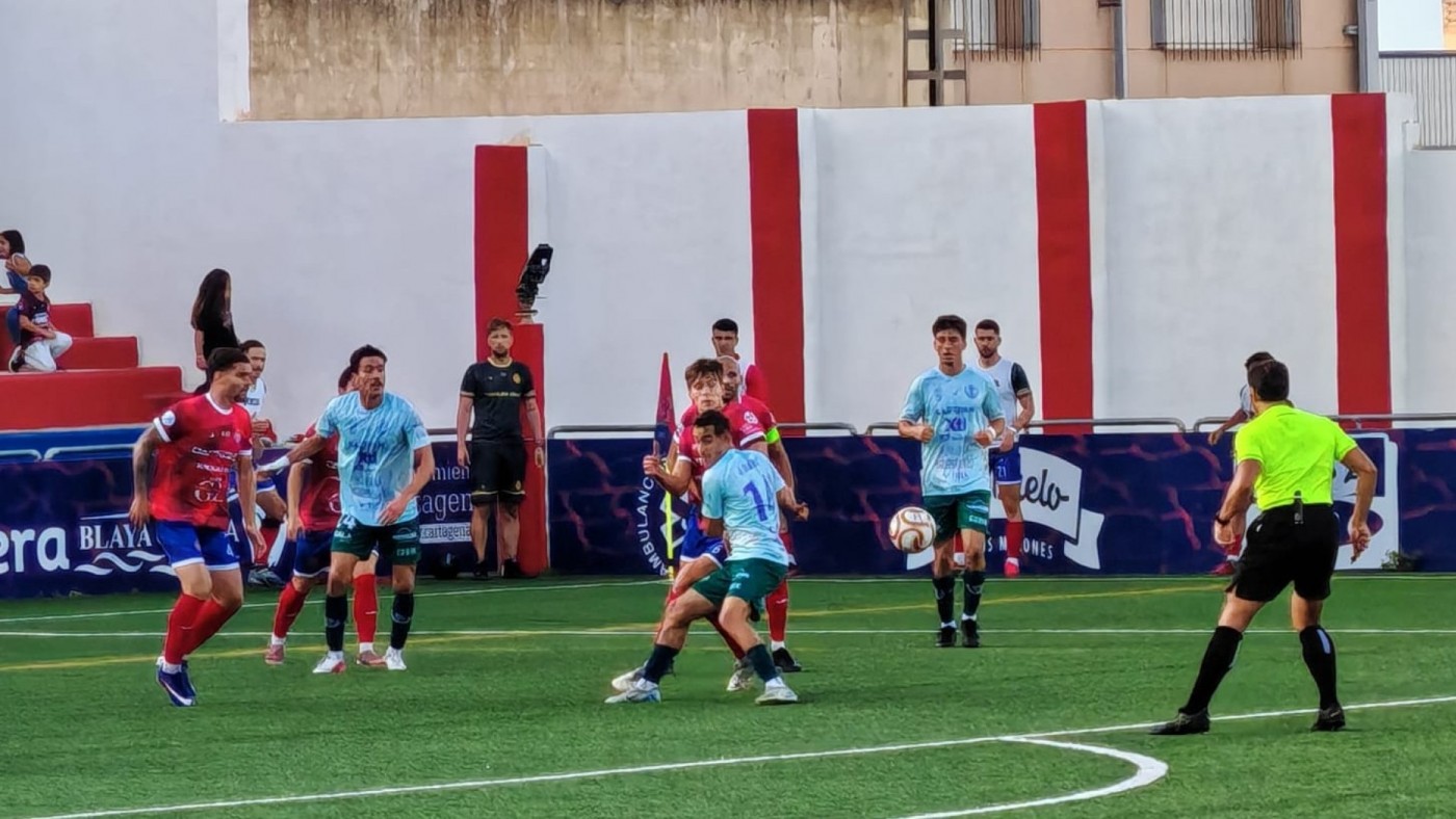La Minera no cede ante el Yeclano