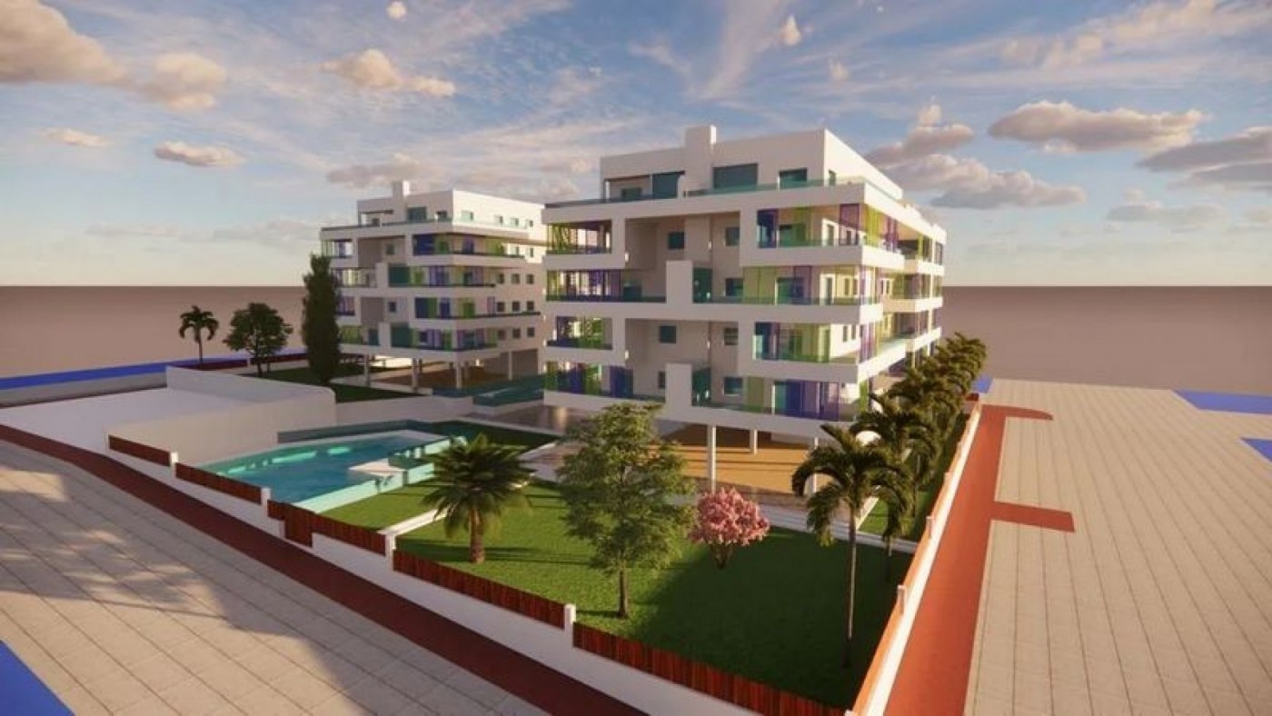 Los afectados por la estafa inmobiliaria de dos promociones de viviendas en Águilas preparan una reclamación civil a los bancos