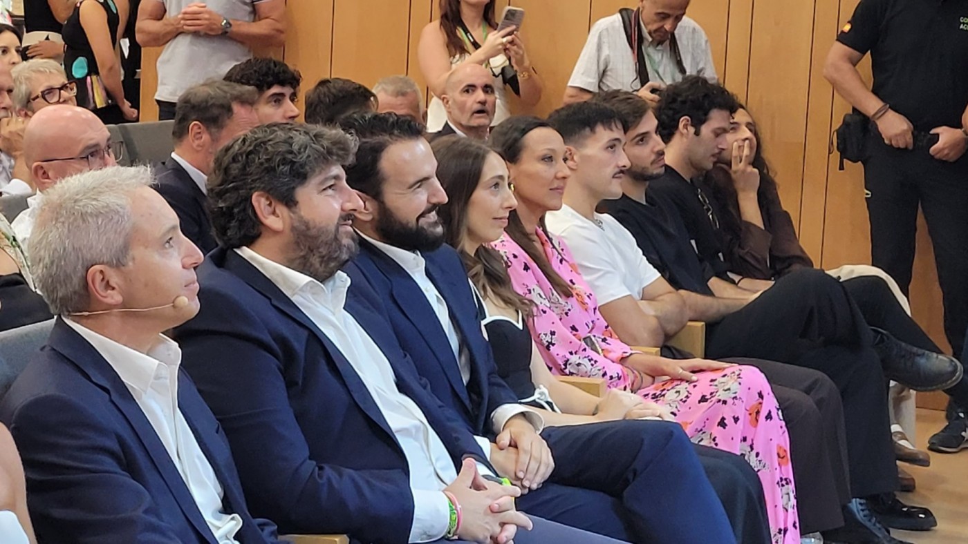 Vicente Vallés y Arde Bogotá reciben el Castillete de Oro