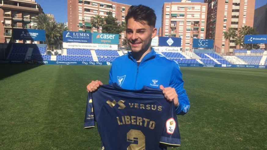 El UCAM CF presenta a Liberto e incorpora a Yannick Buyla, del Real Zaragoza