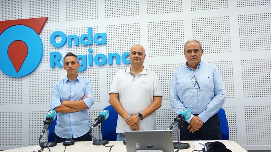 Con David Pereñíguez, Ángel Turpin y Ramón Muñoz, de AREMUR, hablamos de energías renovables, ayudas del plan Moves o el desierto energético