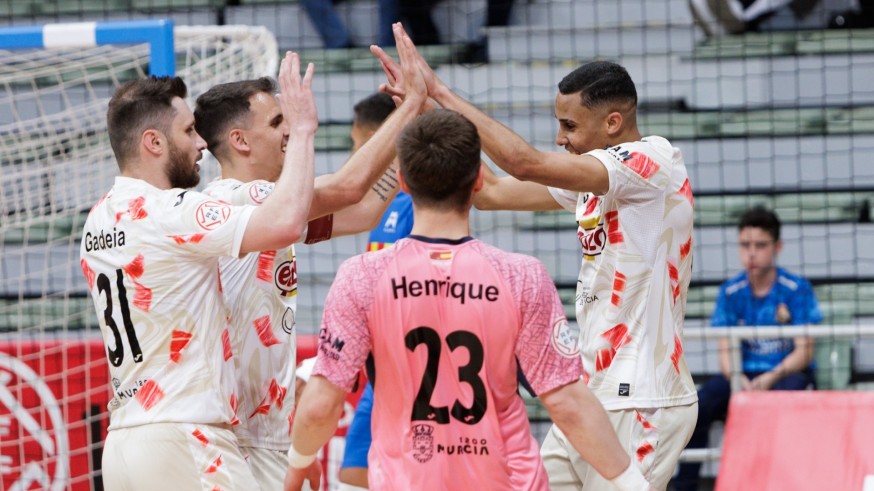 ElPozo se da un festín ante Alzira (6-3)