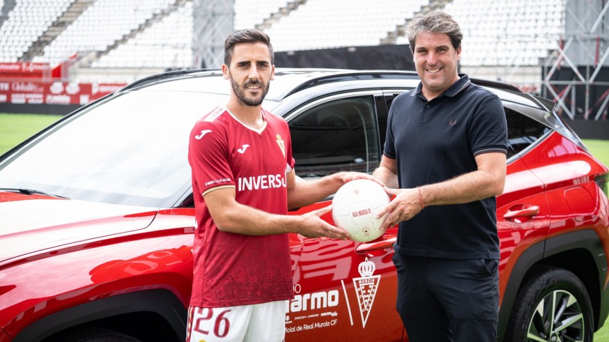 Moyita: "Sabía hace años que jugaría en el Real Murcia"