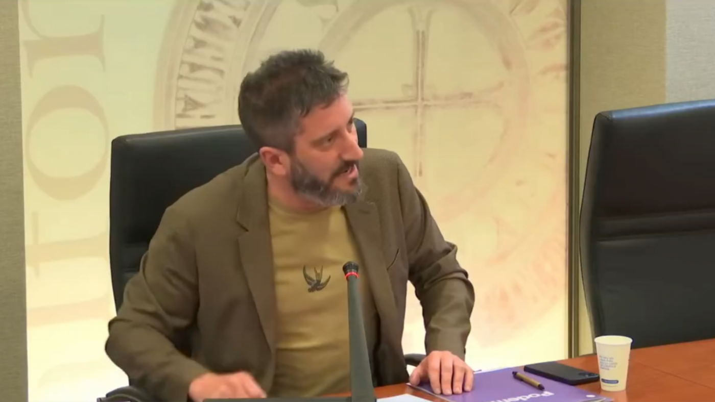 Podemos propone el "tiro al fachón" y Vox anuncia acciones legales 