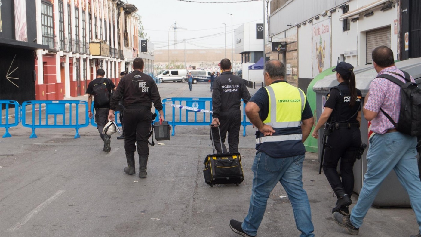 Policía Judicial sigue recogiendo indicios de las discotecas incendiadas en Murcia