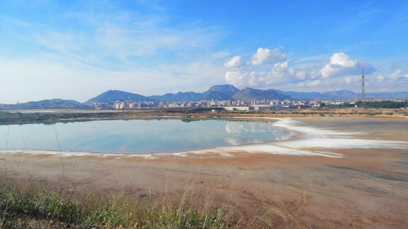 Un informe pide reubicar a los vecinos afectados por la contaminación de Zinsa