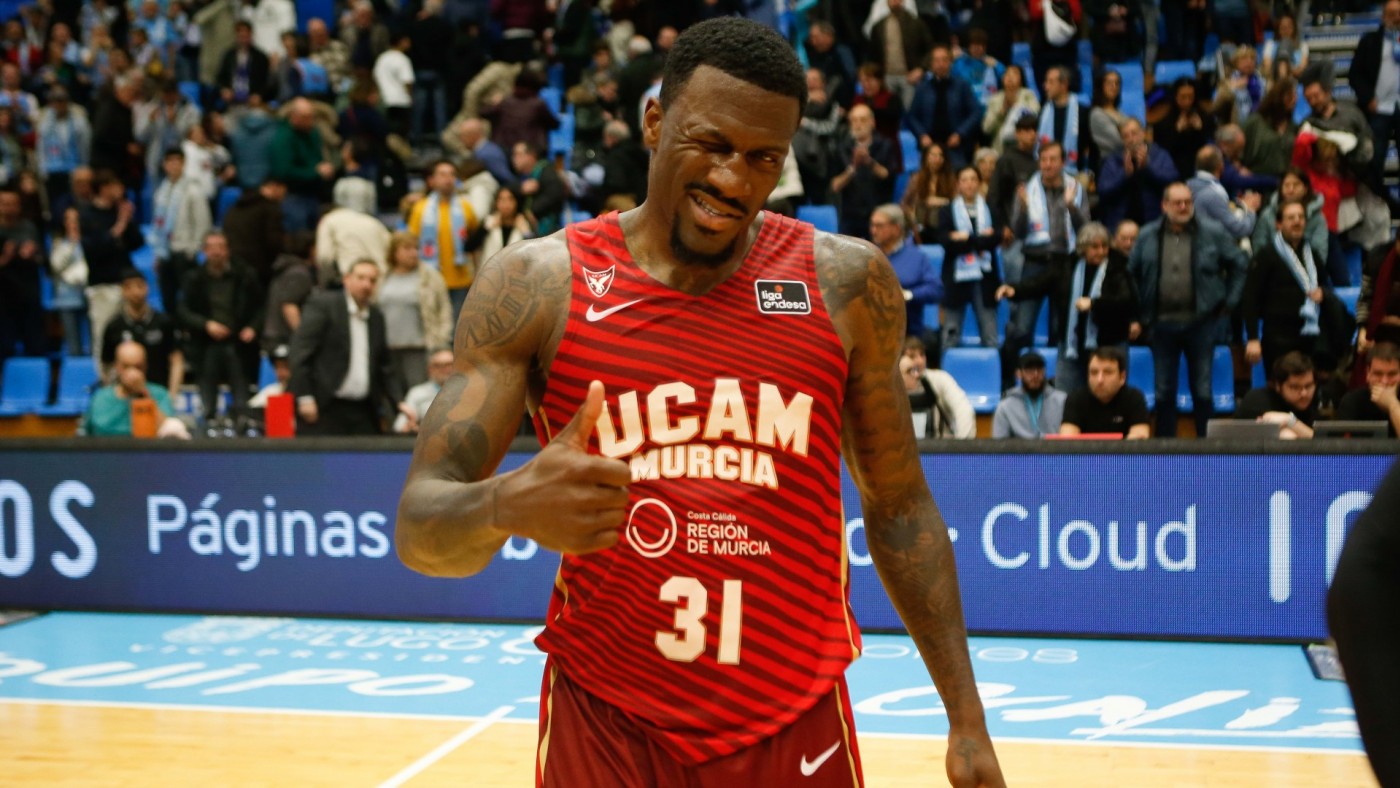 Ennis renueva con el UCAM