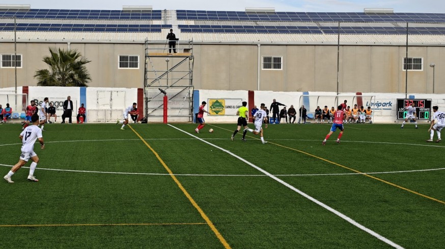 La Minera se lleva los puntos en su duelo ante el Yeclano (1-0)