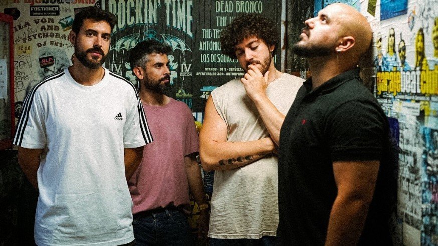 Victorias musicales. Conocemos al grupos Wakame con su bajista, Álvaro Sánchez, y nuestro compañero Víctor Manuel Moreno