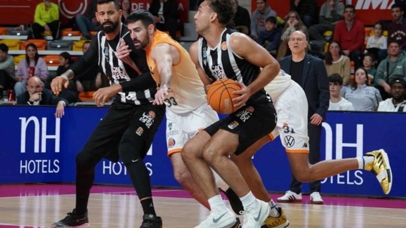 El CAESA Cartagena obra el milagro y remonta ante el Burgos (89-87)