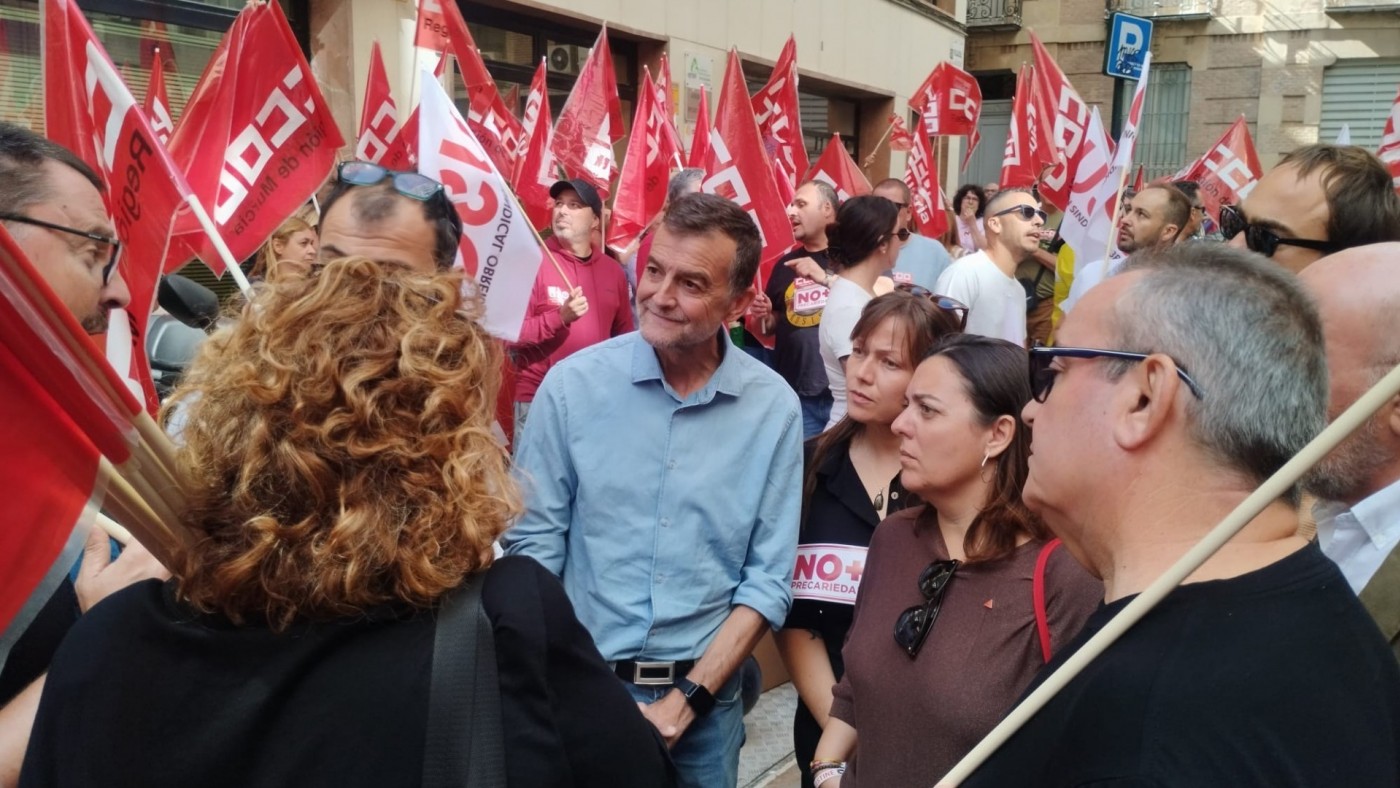 Antonio Maíllo ha respaldado este jueves la protesta de los trabajadores de la conserva. ORM