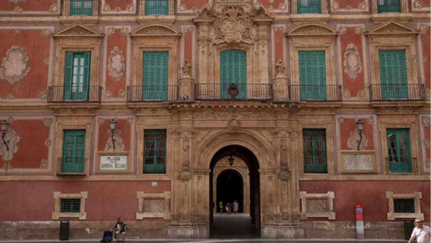 El Obispado dice que la fachada del Palacio Episcopal se arreglará cuando haya recursos