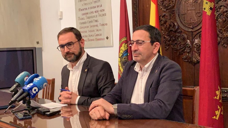 A la izquierda Diego José Mateos, alcalde de Lorca