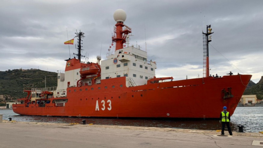 El buque Hespérides atracado en el Puerto de Cartagena