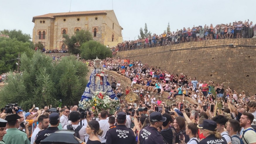 La Morenica regresa a su Santuario arropada por una multitudinaria romería