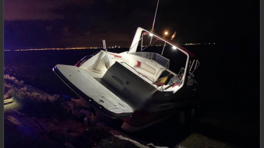Dos navegantes heridos tras un choque en San Pedro del Pinatar