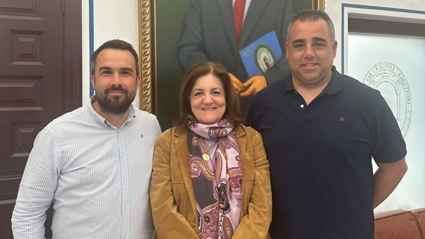 Álvaro Muñoz: "Espero cerrar la renovación de Germán Crespo en próximas horas"