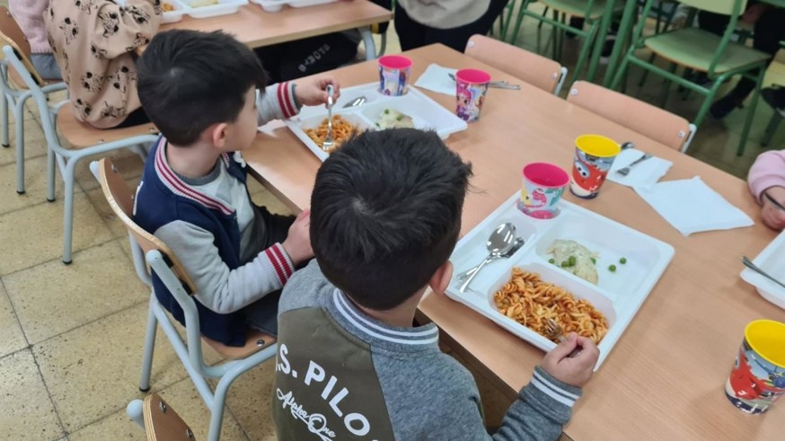 Investigan la presencia de larvas en el comedor de un colegio de Murcia