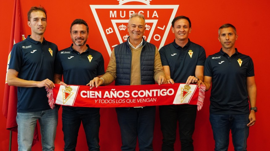 El Real Murcia confirma a Adrián Colunga como entrenador