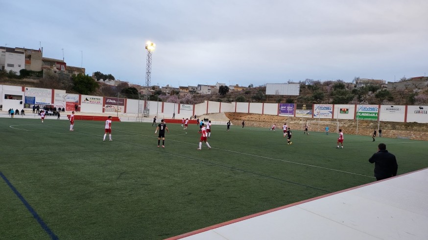 El Molinense rescata un empate ante el Bullense (2-2)