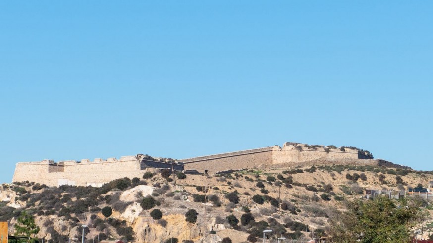 EL MIRADOR. Proyecto para rehabilitar el Castillo de los moros en Cartagena