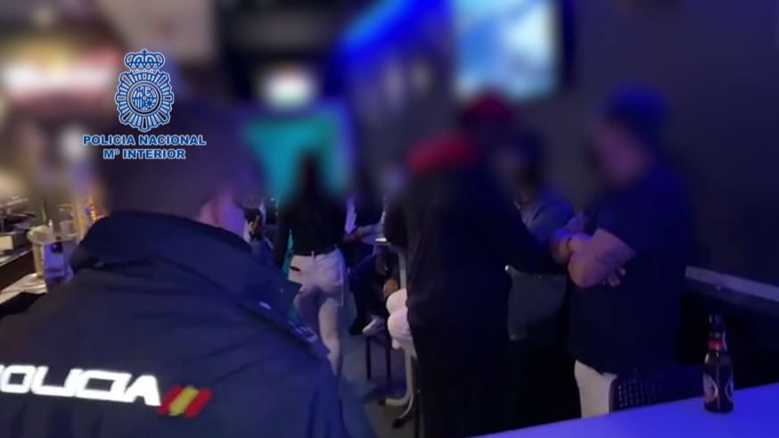 Desmantelan en Cartagena una fiesta ilegal con medio centenar de jóvenes