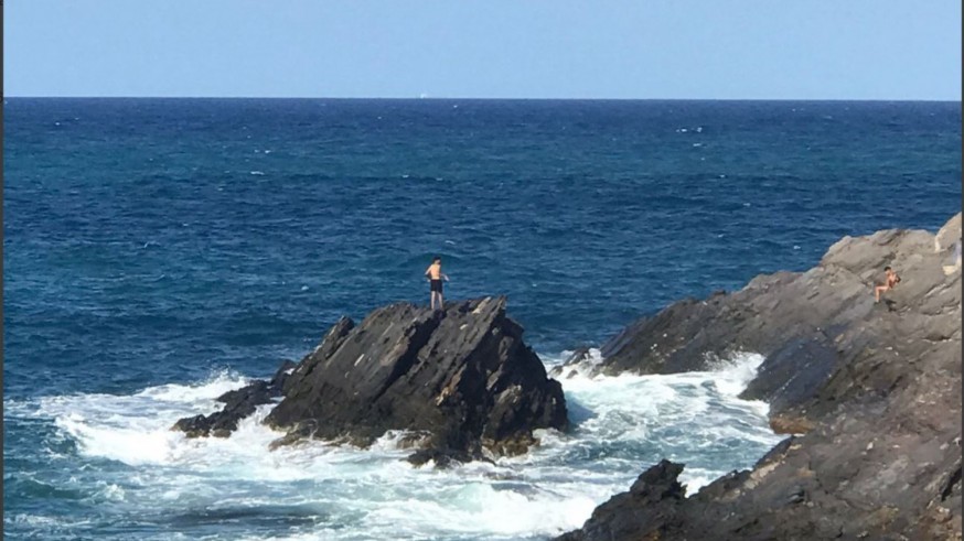 Rescatado un bañista en una roca de Cala Roja en Cabo de Palos