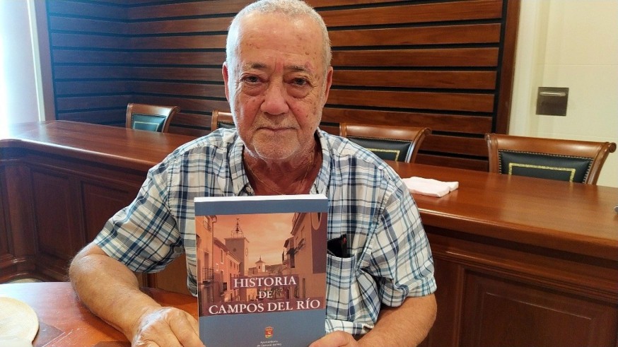 José Luis Piñero habla del libro 'Historias de Campos del Río con el cronista oficial, Matías Valverde