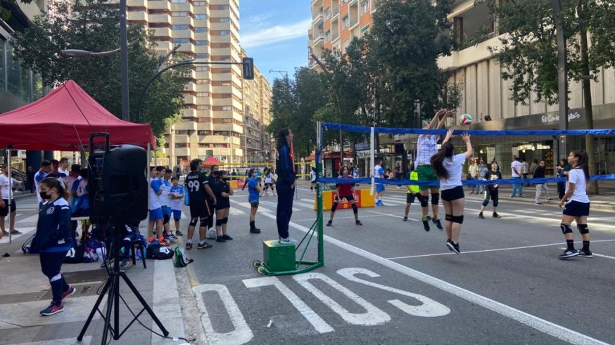 El voleibol ha sido el protagonista en la Gran Vía de Murcia