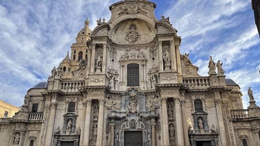 La fachada de la Catedral podría volver a estar rematada por el apóstol Santiago tras la restauración