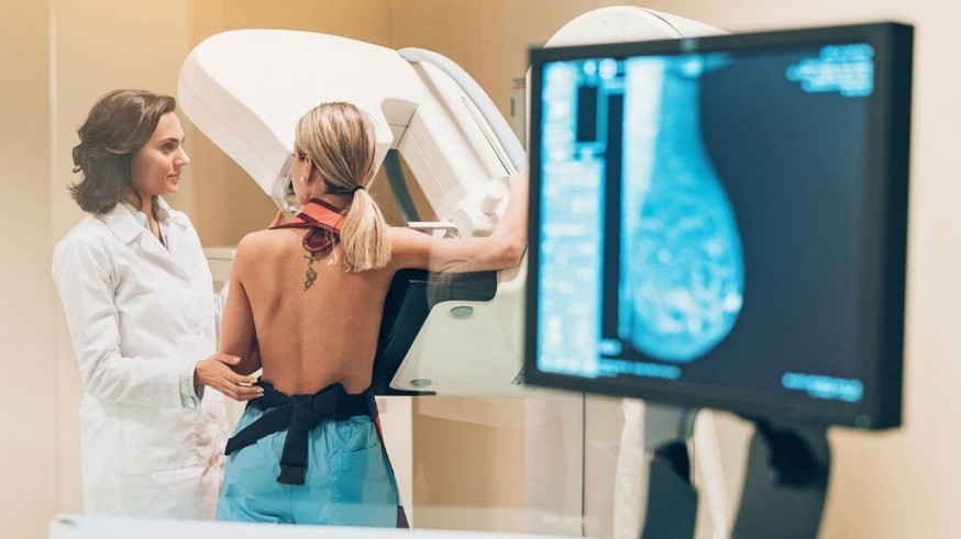 Guía de Salud: analizamos con el presidente de Medicina familiar, Jesús Abenza el informe sobre los retrasos en los cribados del cáncer de mama