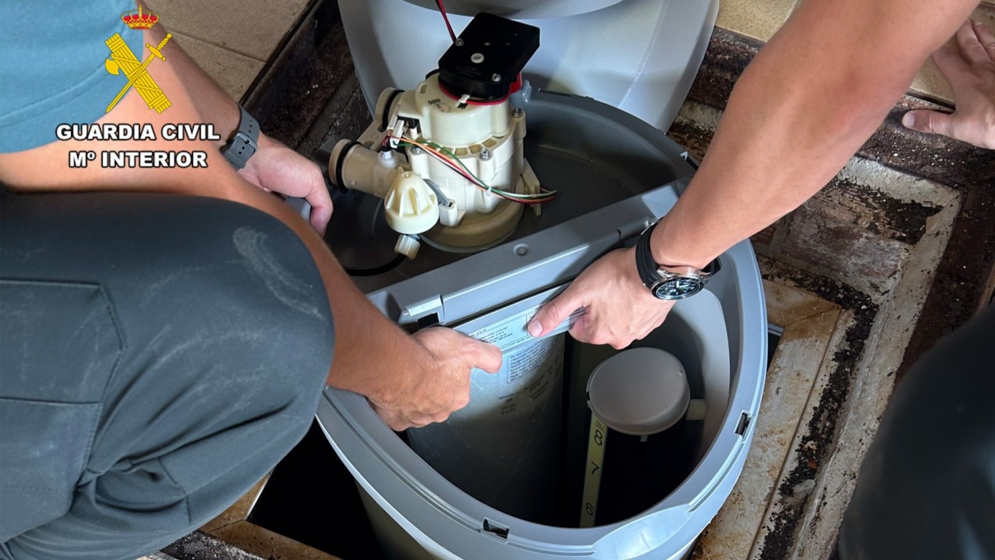 Rescatan a un trabajador que cayó a un pozo de 4 m. de profundidad en una vivienda de Murcia