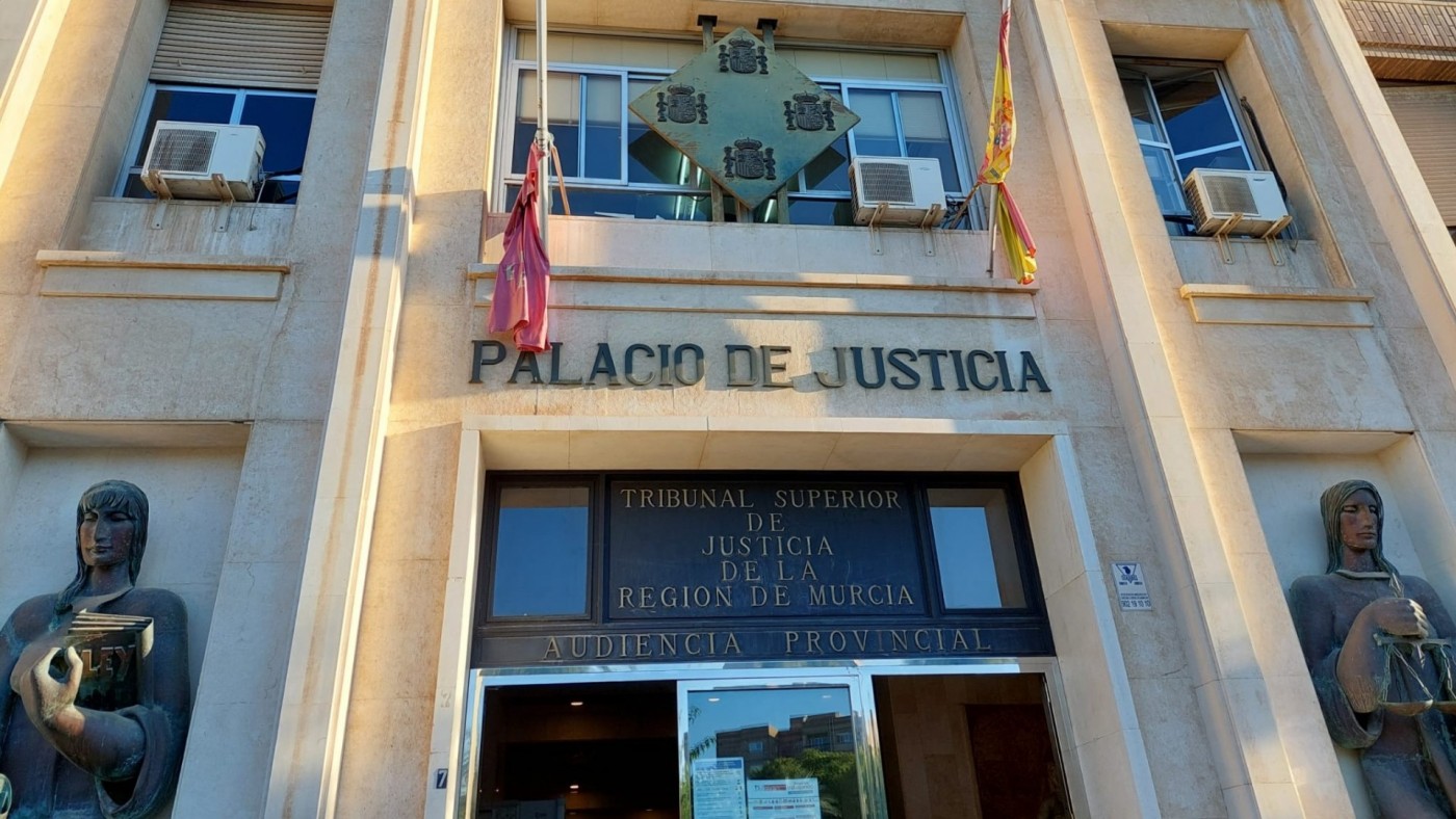El Mar Menor se sienta en la Audiencia por primera vez como víctima de contaminación 