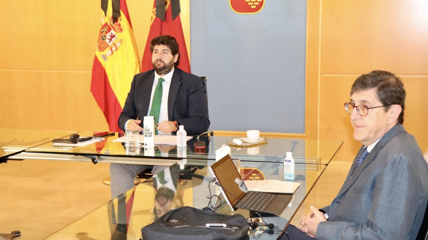 Reunión mantenida por López Miras con los alcaldes