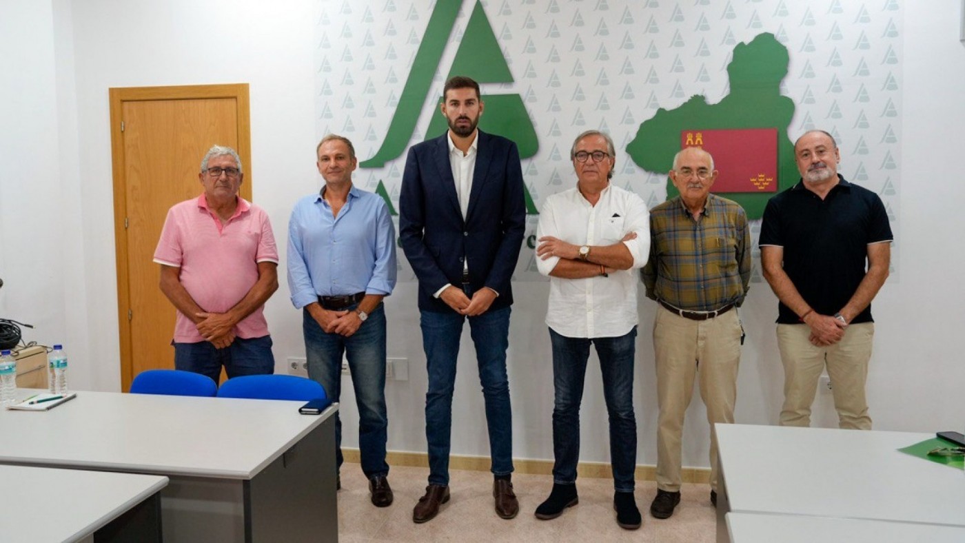 Vox acusa a PSOE y PP de permitir la entrada sin control de productos extranjeros que dañan al campo español