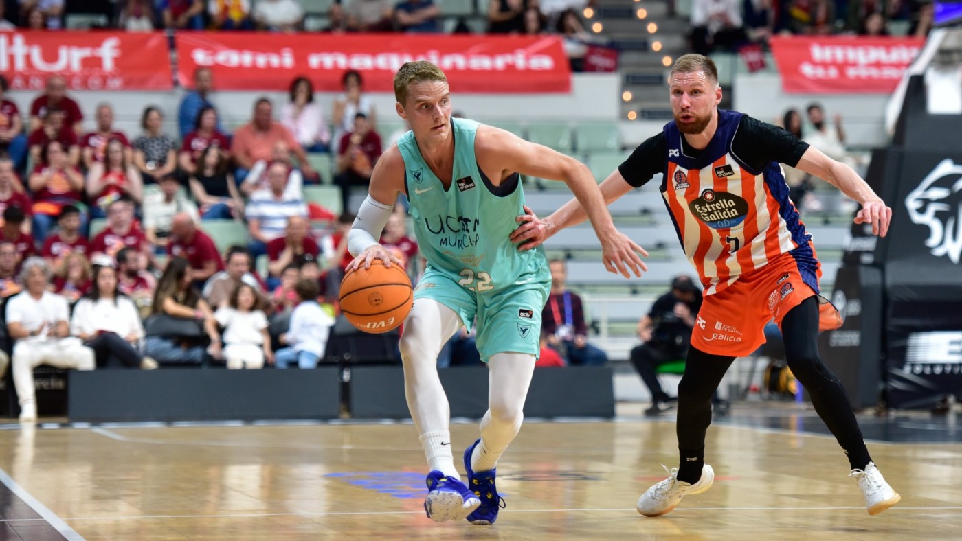 El UCAM se coloca noveno en la noche Antetokounmpo
