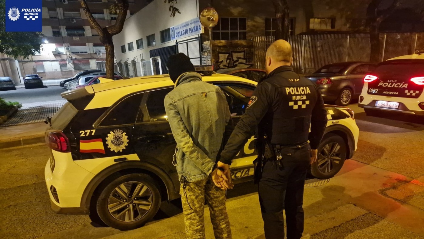 Dos detenidos por robar en una cafetería del barrio de la Fama, en Murcia