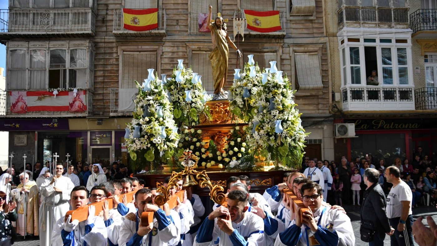 El Cristo Resucitado procesiona en Cartagena conmemorando su 80 cumpleaños 