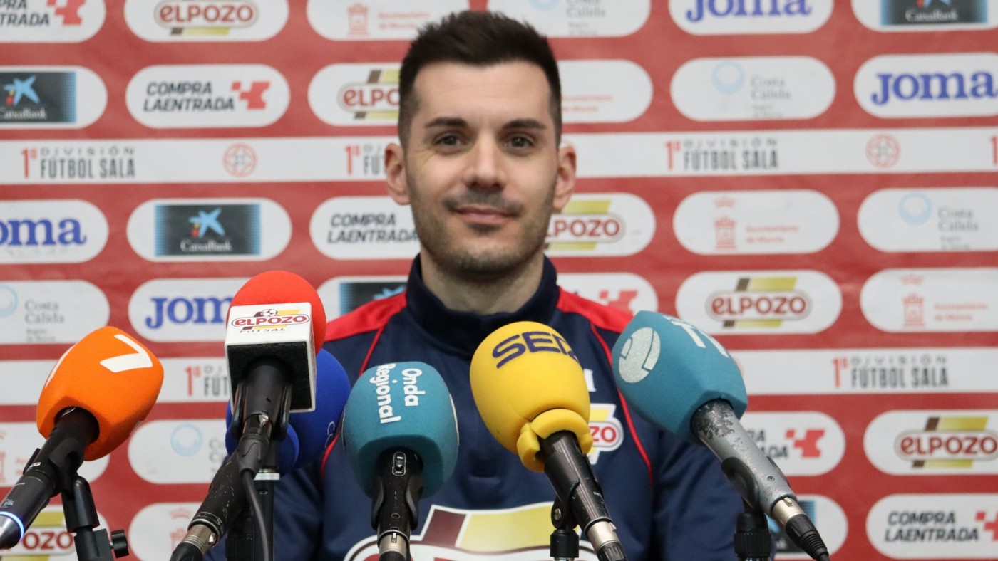 Dani Martínez: "Si sales sólo a defender o a atacar al Palau, acabas perdiendo"