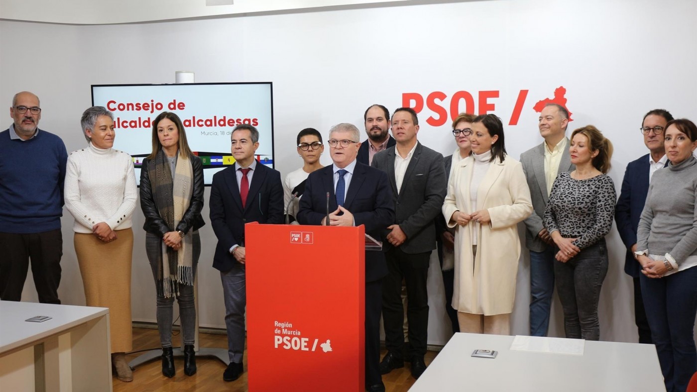 Vélez (PSOE) exige a López Miras una ley de financiación local para los ayuntamientos