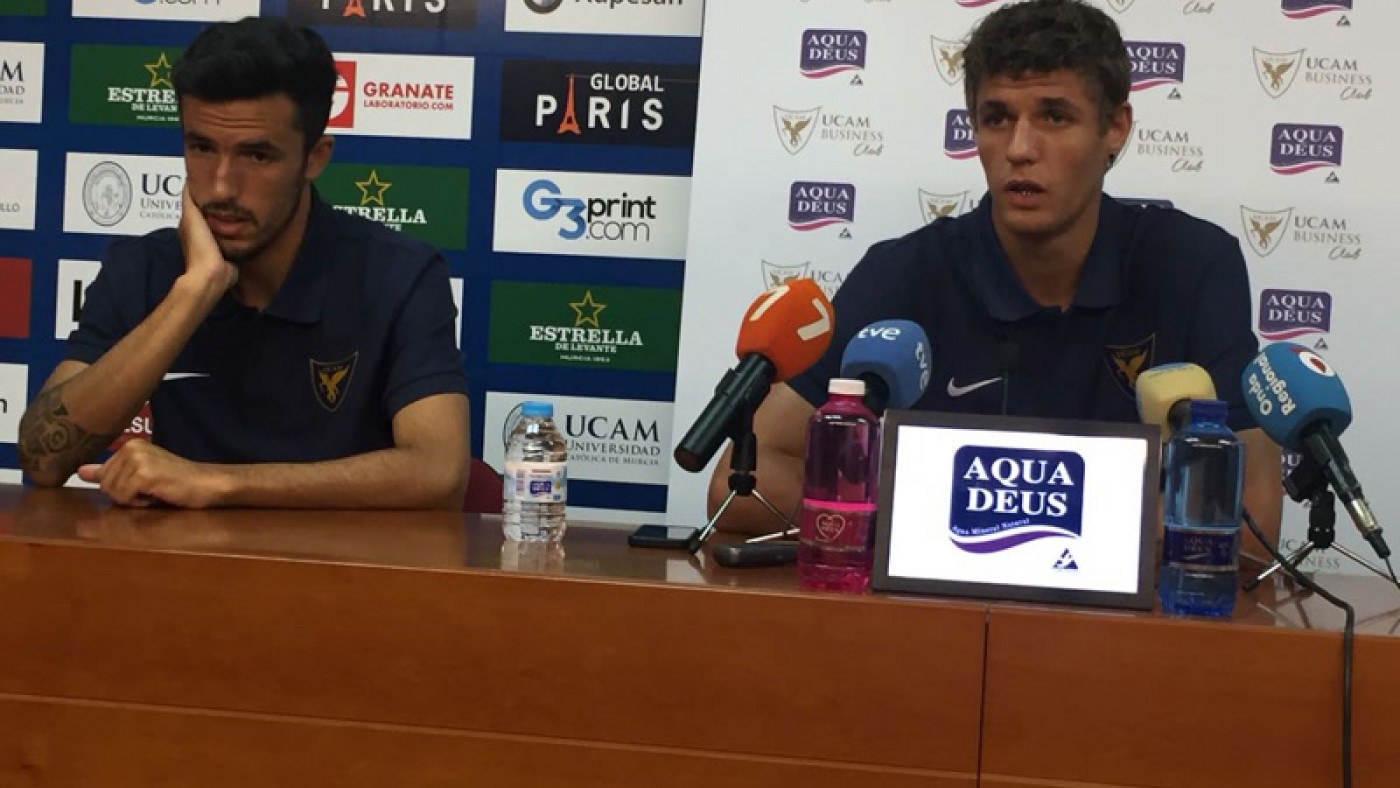 El UCAM CF presenta a Matheus Santana y Alberto Quiles