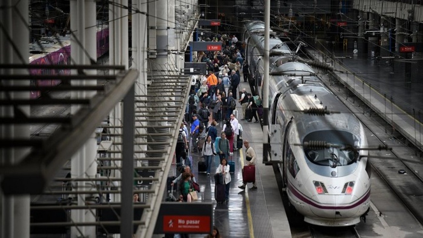 10.700 viajeros paralizados por la avería del AVE Madrid-Sevilla